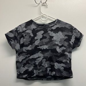 Lululemon Cate’s Training Tee, Black/Grey Camo, Women’s Size 4/6